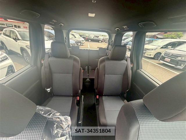 Toyota NOAH 2026-07 8367701-21
