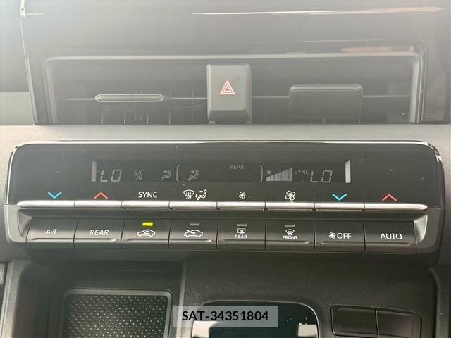 Toyota NOAH 2026-07 8367701-4