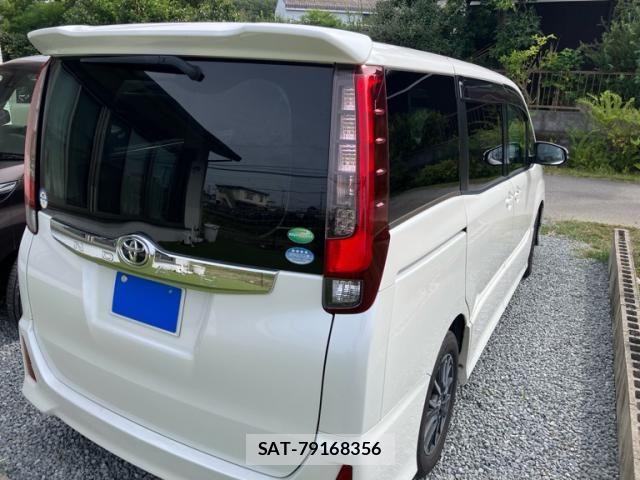 Toyota NOAH 2014-05 8367724-11