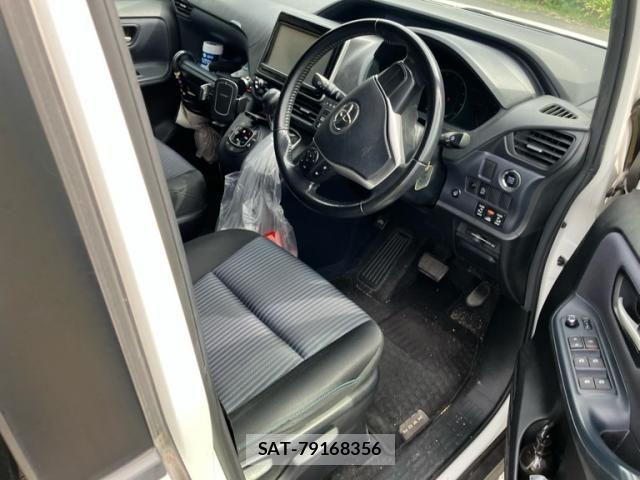 Toyota NOAH 2014-05 8367724-4