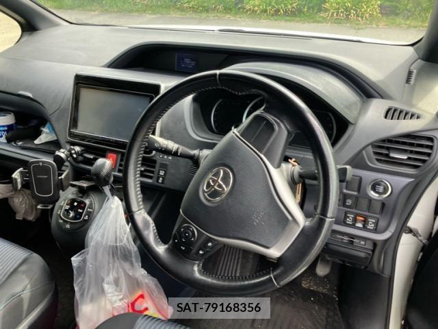 Toyota NOAH 2014-05 8367724-5