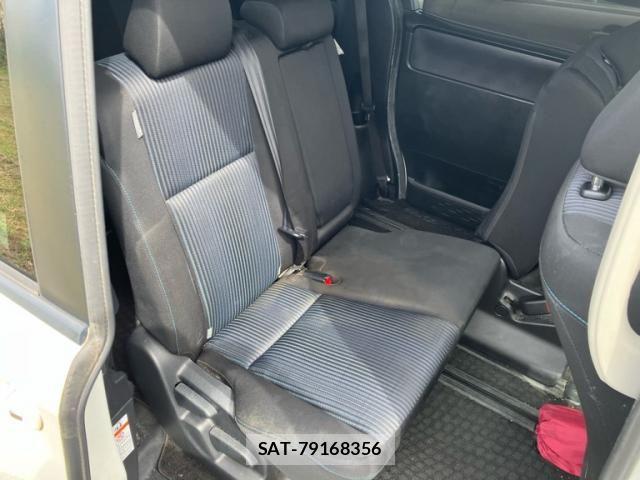 Toyota NOAH 2014-05 8367724-7
