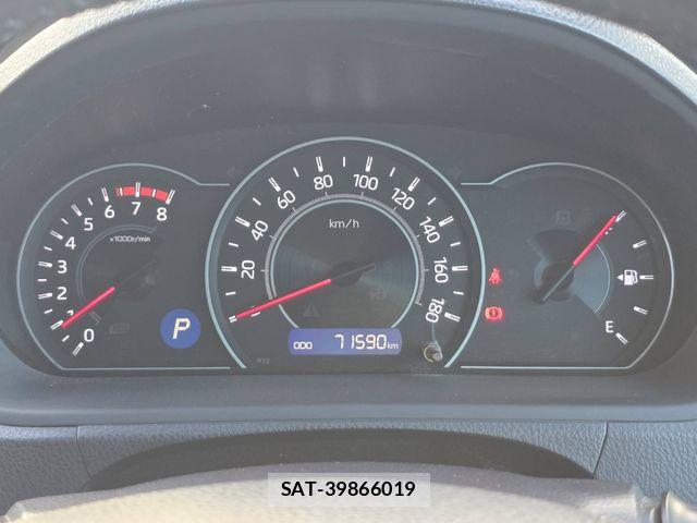 Toyota NOAH 2017-09 8367712-16