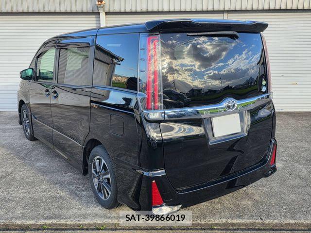 Toyota NOAH 2017-09 8367712-2