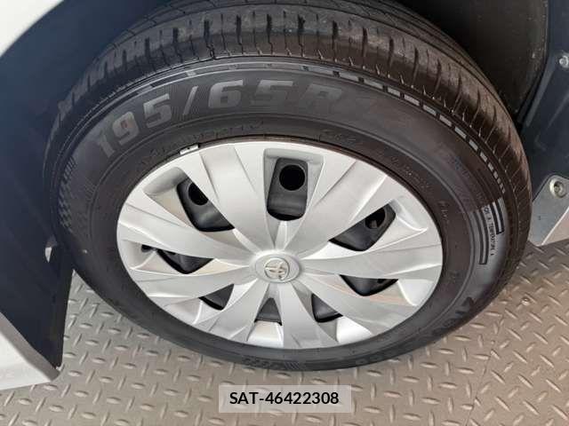 Toyota NOAH 2015-06 8367726-15