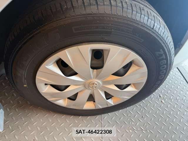 Toyota NOAH 2015-06 8367726-16