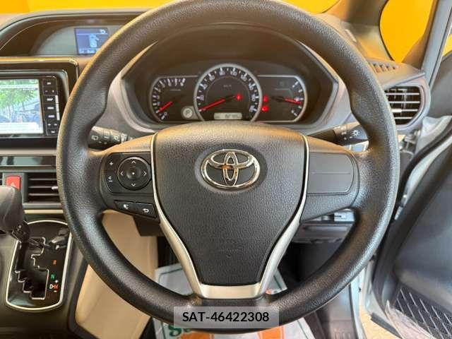Toyota NOAH 2015-06 8367726-1