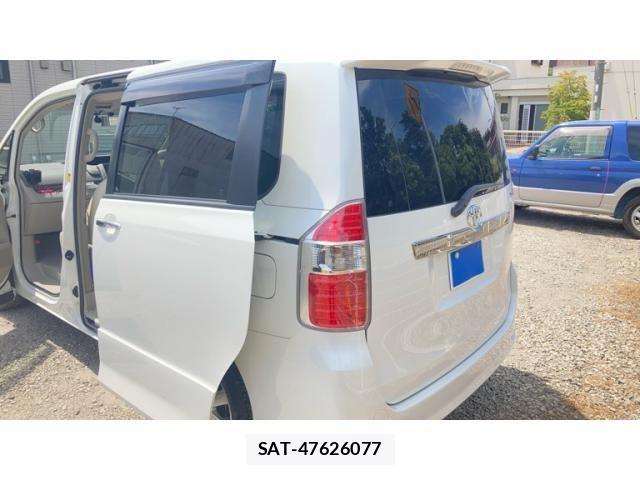Toyota NOAH 2008-09 8367730-1
