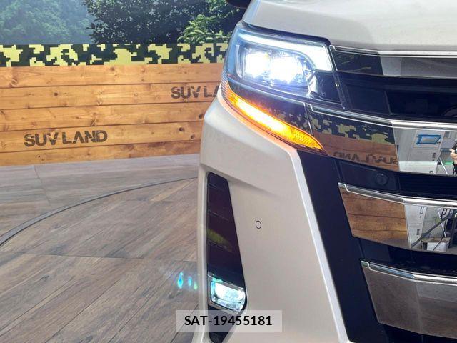 Toyota NOAH 2020-12 8367708-12