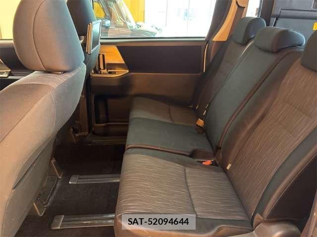 Toyota NOAH 2012-05 8367725-16