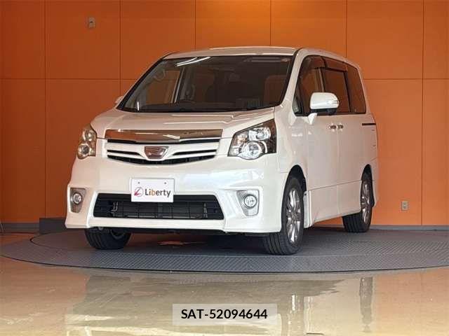 Toyota NOAH 2012-05 8367725-4