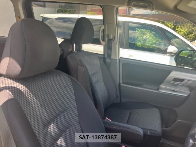 Toyota NOAH 2009-08 8371970-13