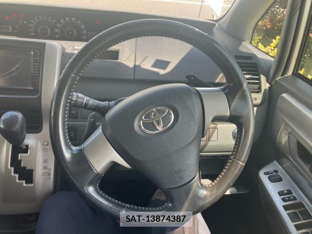 Toyota NOAH 2009-08 8371970-19