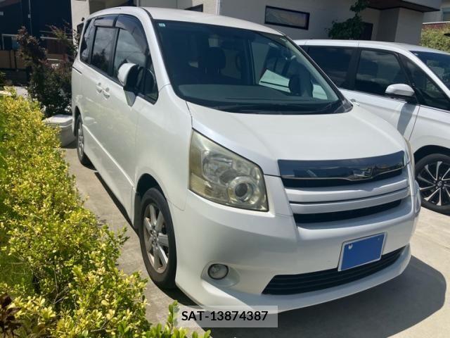 Toyota NOAH 2009-08 8371970-2