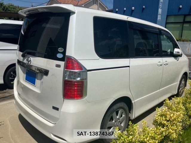 Toyota NOAH 2009-08 8371970-4