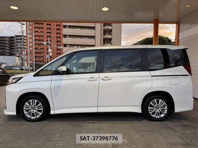 Toyota NOAH 2024-05 8371963-11
