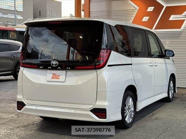 Toyota NOAH 2024-05 8371963-12