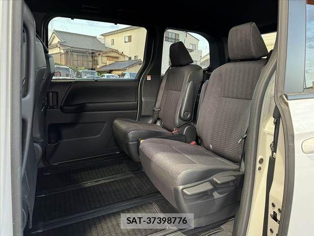 Toyota NOAH 2024-05 8371963-18
