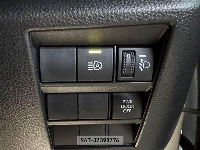 Toyota NOAH 2024-05 8371963-28