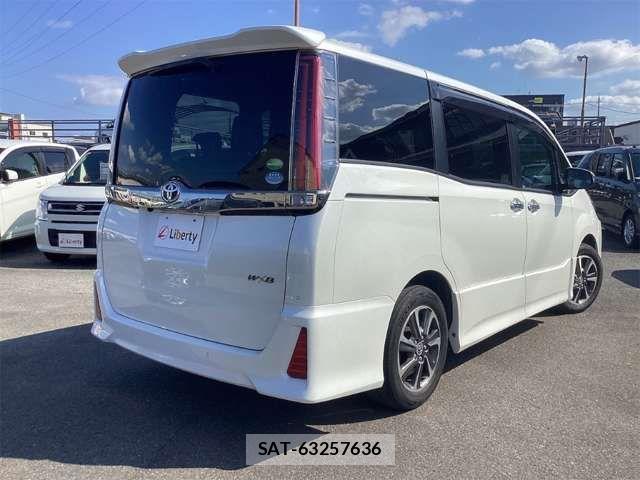 Toyota NOAH 2019-04 8371965-12