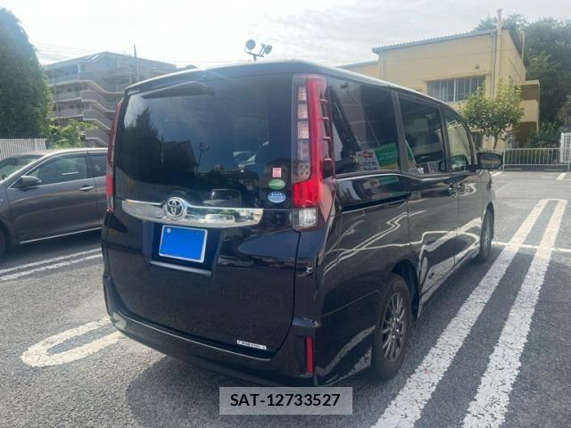 Toyota NOAH 2016-06 8371967-2