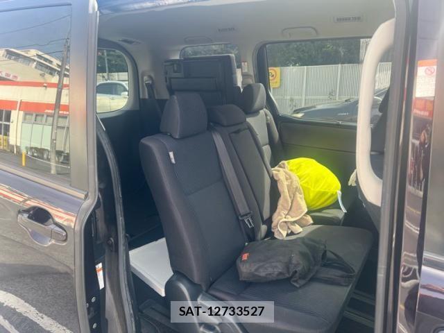 Toyota NOAH 2016-06 8371967-8