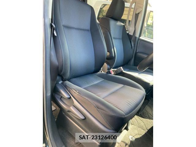 Toyota NOAH 2014-05 8371968-12