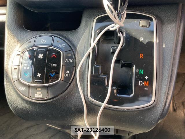 Toyota NOAH 2014-05 8371968-19