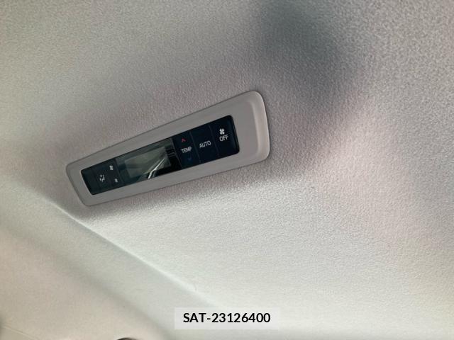 Toyota NOAH 2014-05 8371968-23