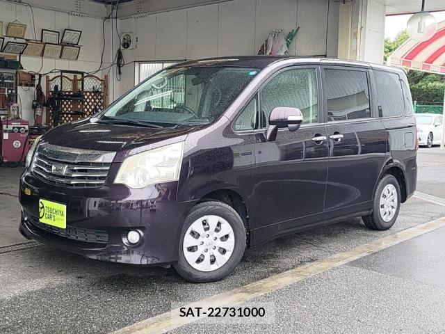 Toyota NOAH 2013-01 8371966-0