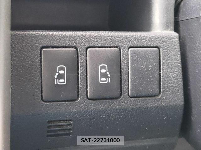 Toyota NOAH 2013-01 8371966-15