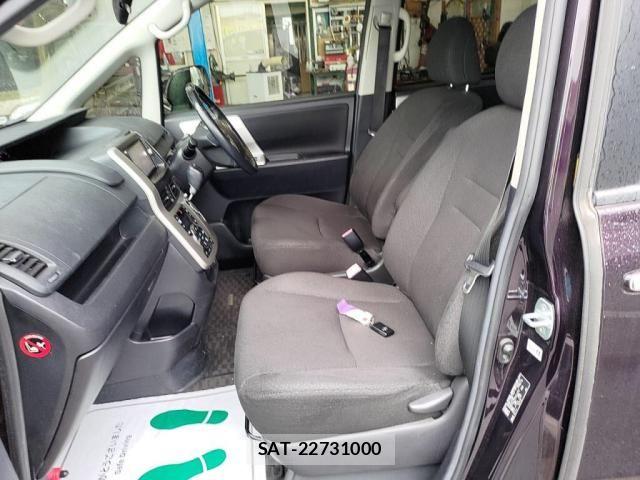 Toyota NOAH 2013-01 8371966-21