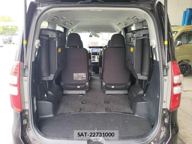 Toyota NOAH 2013-01 8371966-26