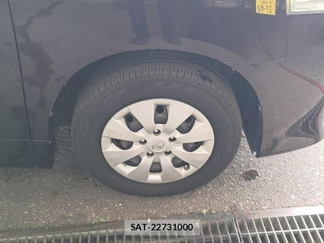 Toyota NOAH 2013-01 8371966-29