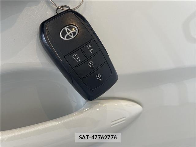 Toyota NOAH 2023-06 8371964-12