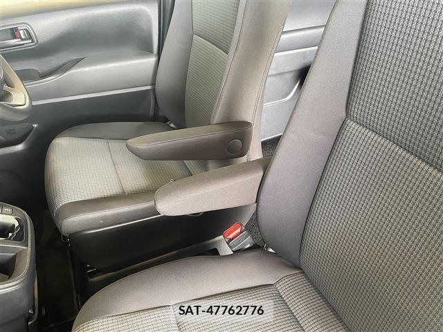 Toyota NOAH 2023-06 8371964-19
