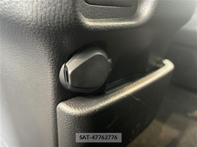 Toyota NOAH 2023-06 8371964-21