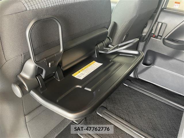 Toyota NOAH 2023-06 8371964-22