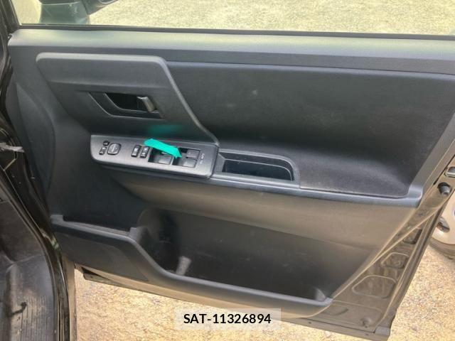 Toyota NOAH 2010-11 8414002-7