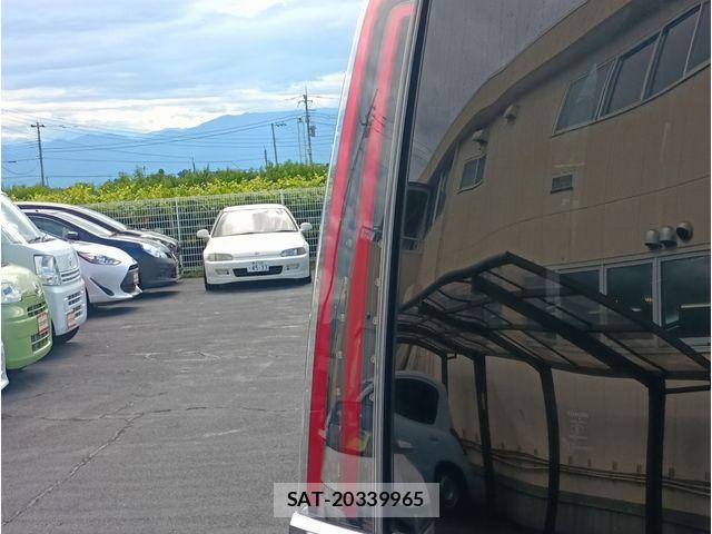 Toyota NOAH 2017-08 8413990-17