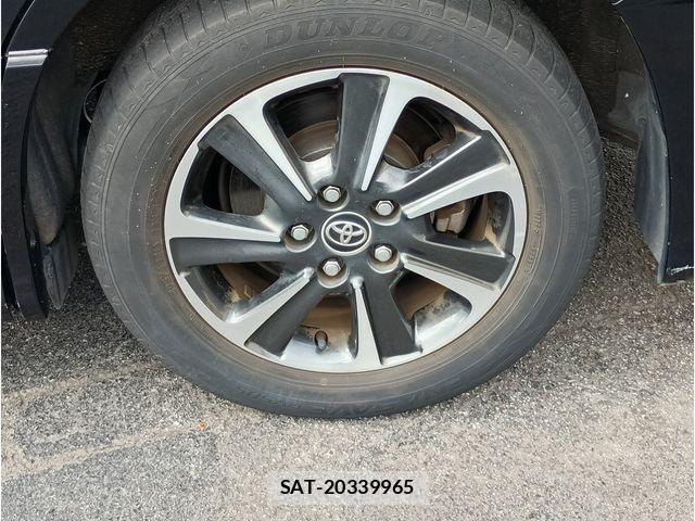 Toyota NOAH 2017-08 8413990-18