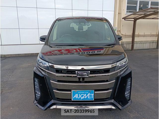Toyota NOAH 2017-08 8413990-1