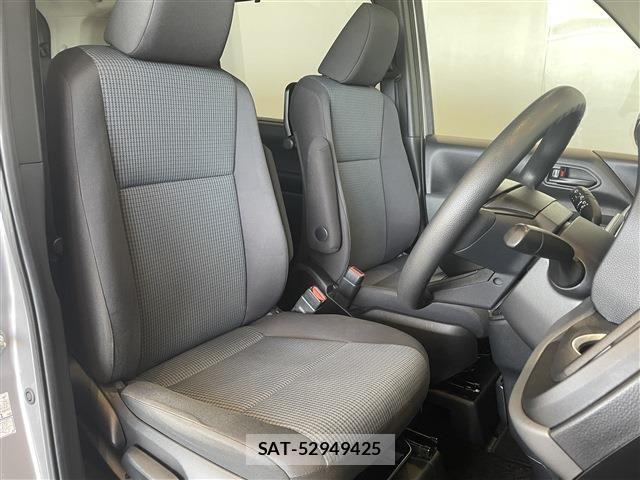 Toyota NOAH 2023-12 8413981-21