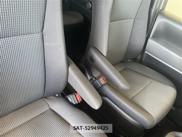 Toyota NOAH 2023-12 8413981-22