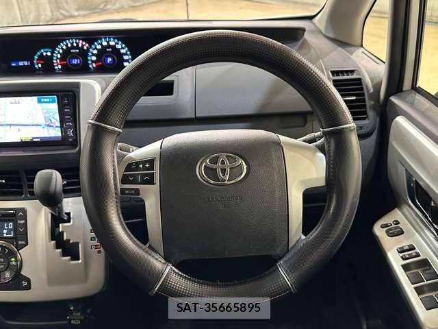 Toyota NOAH 2011-12 8413994-9