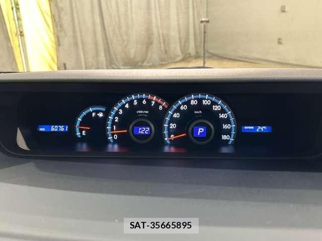 Toyota NOAH 2011-12 8413994-10