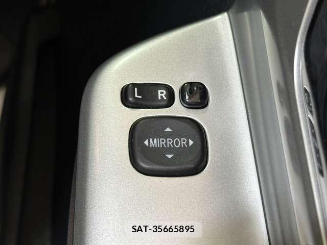 Toyota NOAH 2011-12 8413994-15