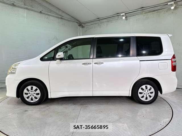 Toyota NOAH 2011-12 8413994-7