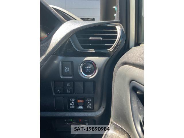 Toyota NOAH 2018-09 8413991-19