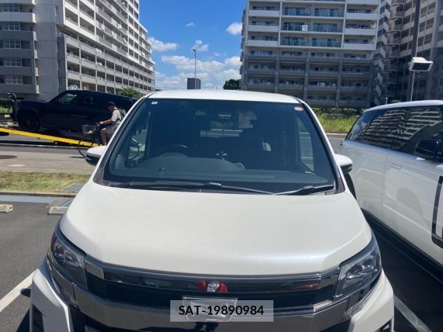 Toyota NOAH 2018-09 8413991-3